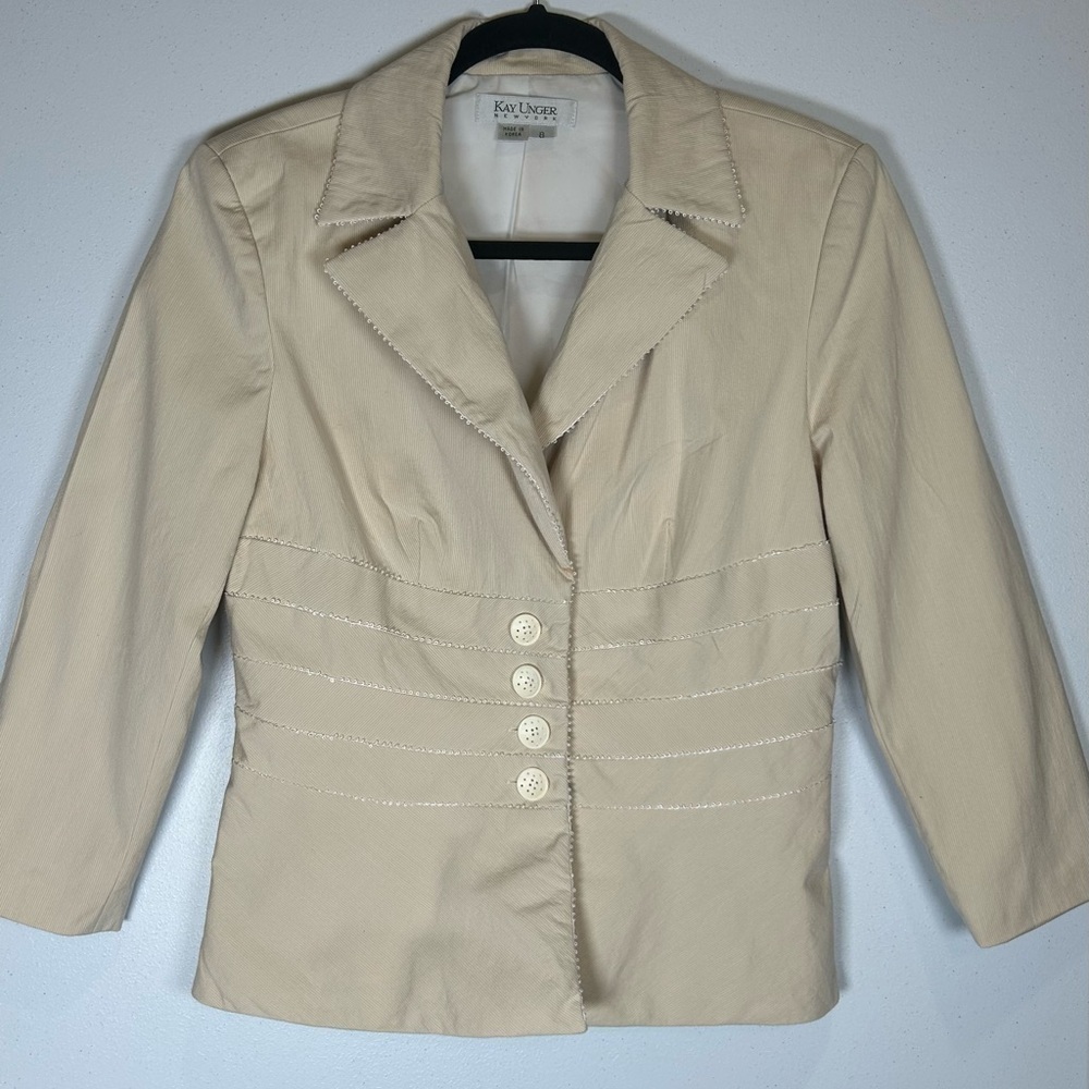 Kay Unger Cream Women's Tailored Blazer. Size 8. Minimalism. Neutral.